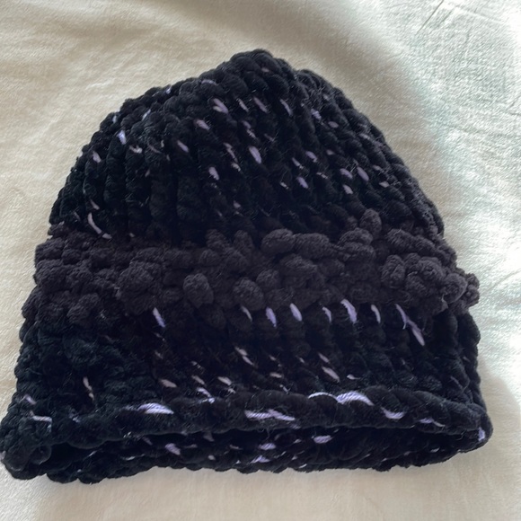 NWT - Hand-knitted hat - Picture 1 of 7